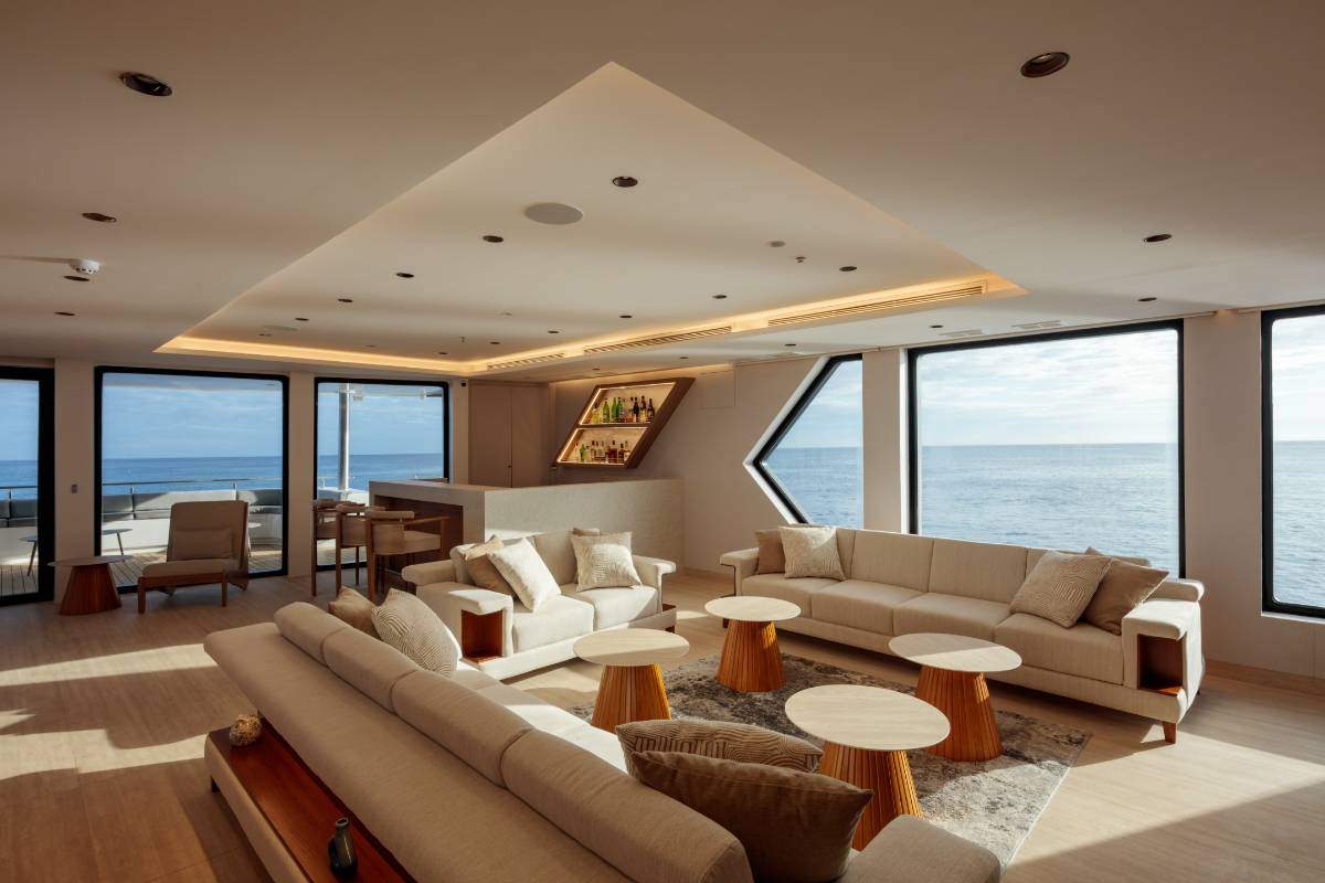 HERMES MEGA CATAMARAN Galapagos